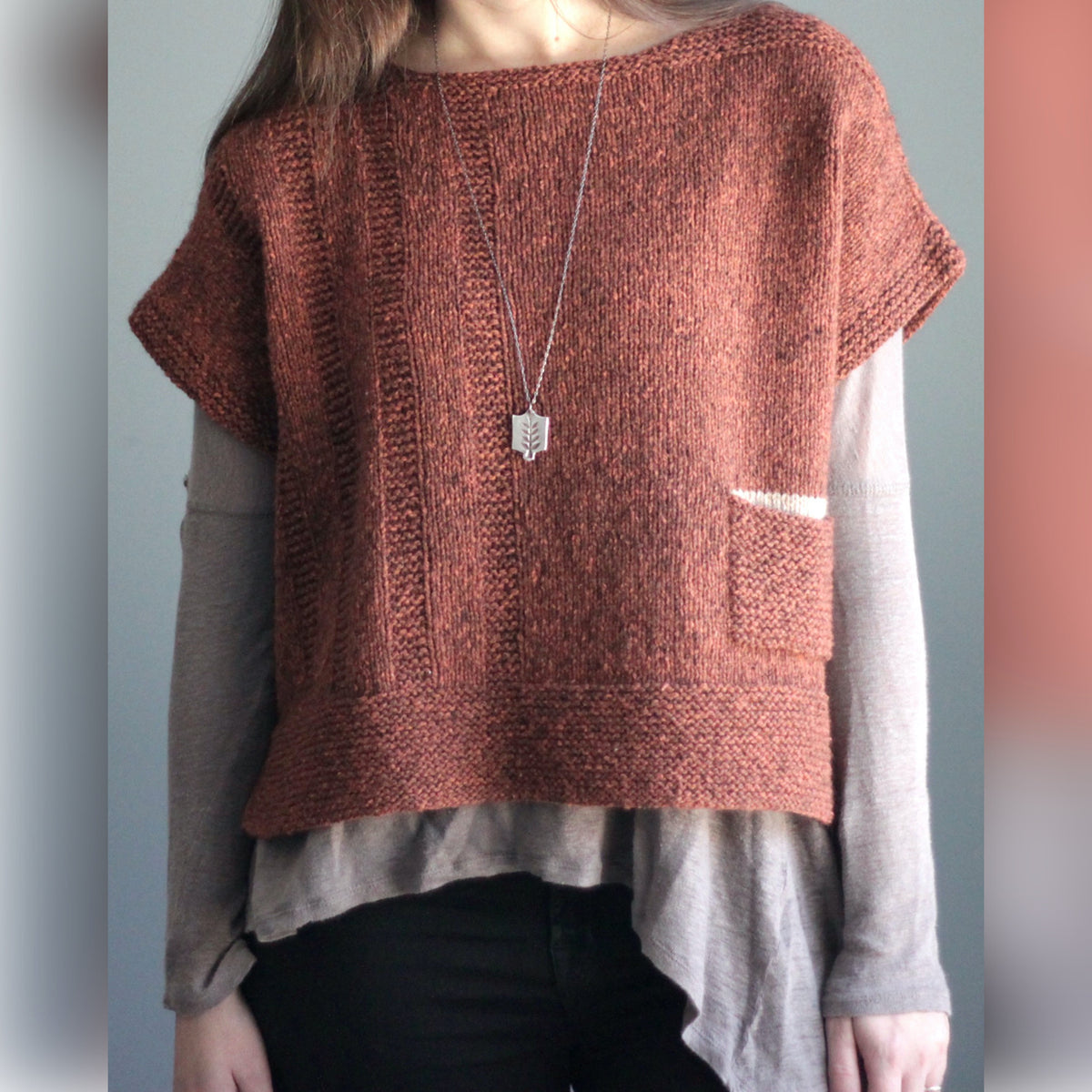 Classic V-neck crochet pullover pattern > easy construction! (free pattern  in sizes XS-2X)